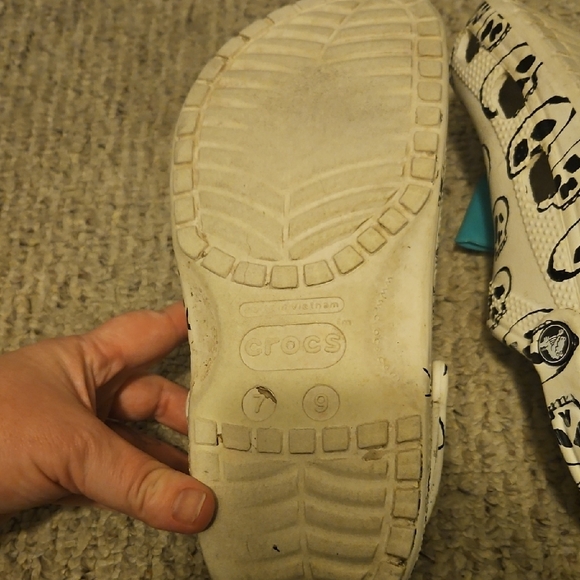 Skull Print CROCS - Picture 2 of 3